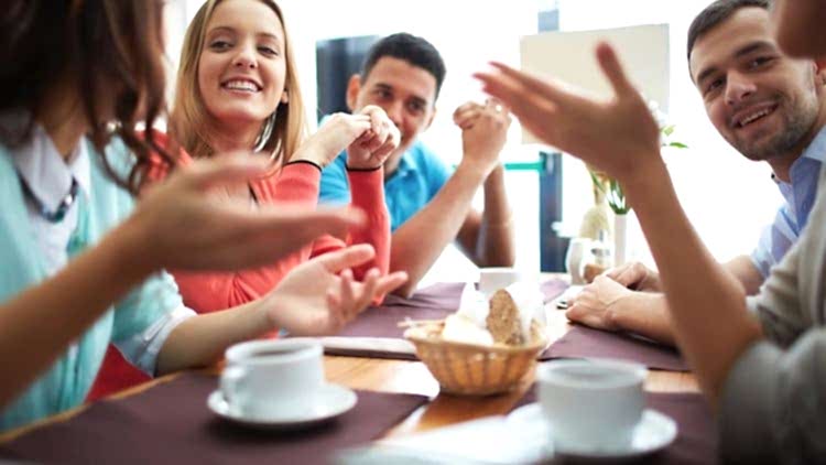 HER GÜN SPEAKING CLUB