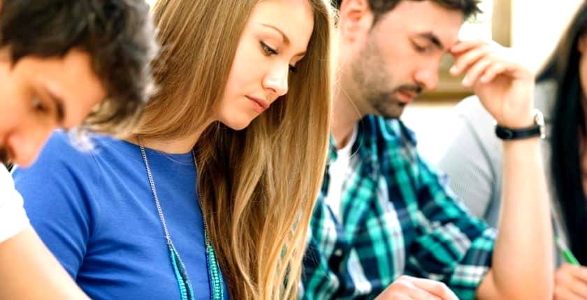 İNGİLİZCE ÖĞRENMEK İÇİN PODCAST ÖNERİLERİ